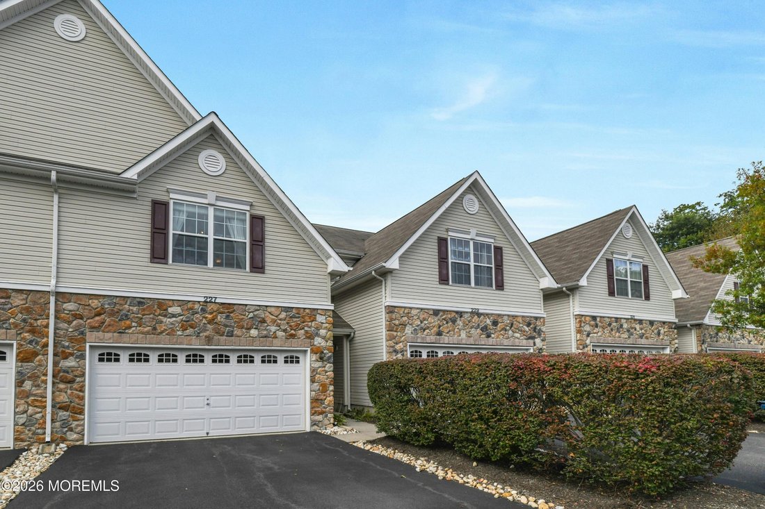 Condo in Pennington, New Jersey, United States 1 - 19014720