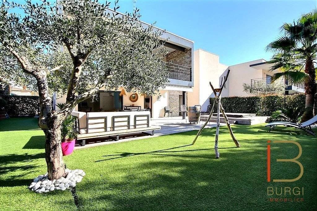 Apartment in Le Dramont-Agay-Anthéor-Le Trayas, Saint-Raphaël, France 1 - 17320079