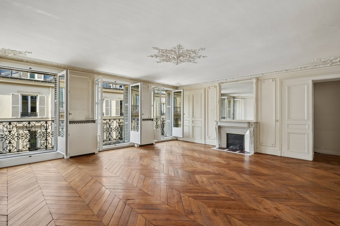Apartment in Saint Philippe du Roule, Paris 8e Arrondissement, Paris 1 - 19011067