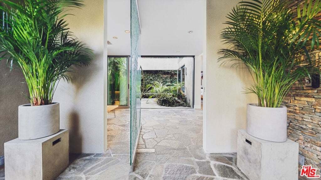 House in Los Angeles, California, United States 4 - 19012477