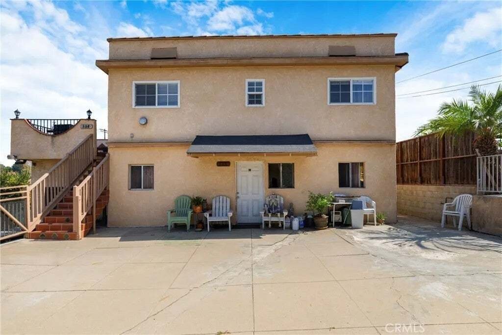 Los Angeles, California, United States 3 - 19013931