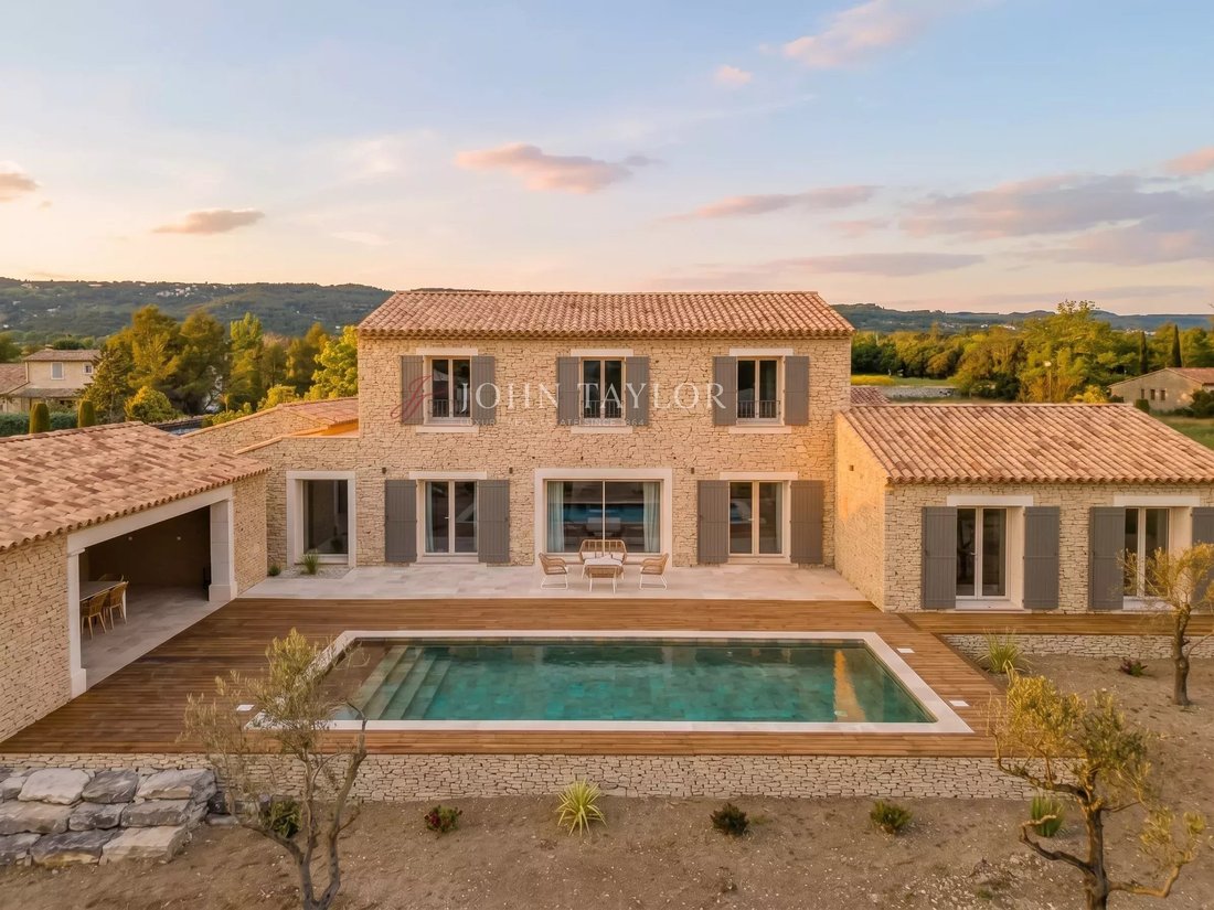 House in Gordes, Provence-Alpes-Côte d'Azur, France 4 - 17835503