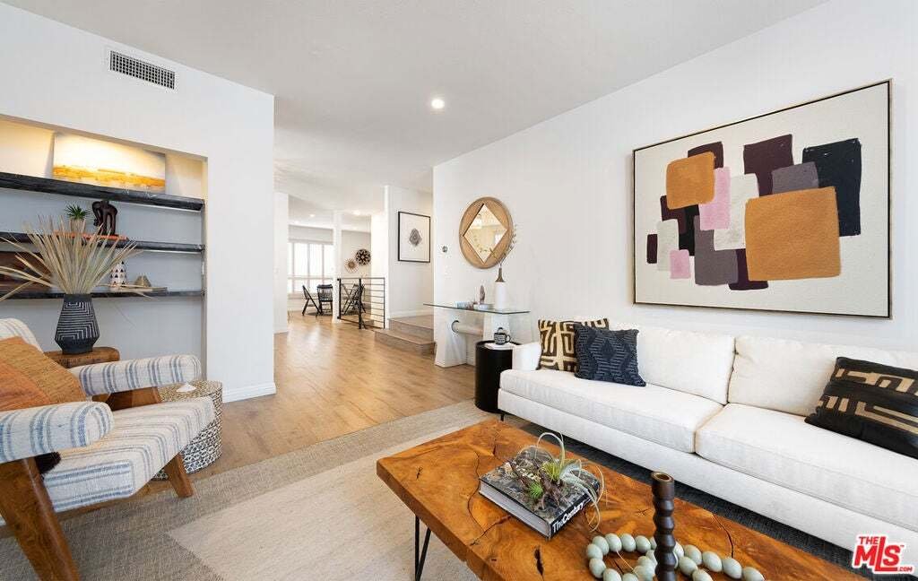Condo in Los Angeles, California, United States 5 - 19012494