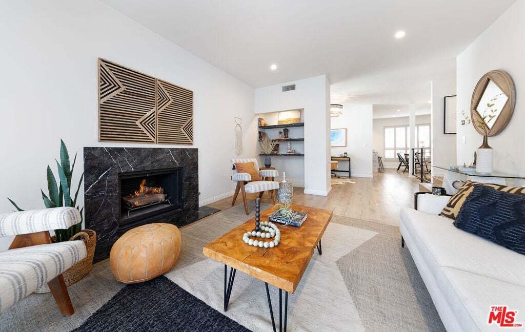 Condo in Los Angeles, California, United States 1 - 19012494