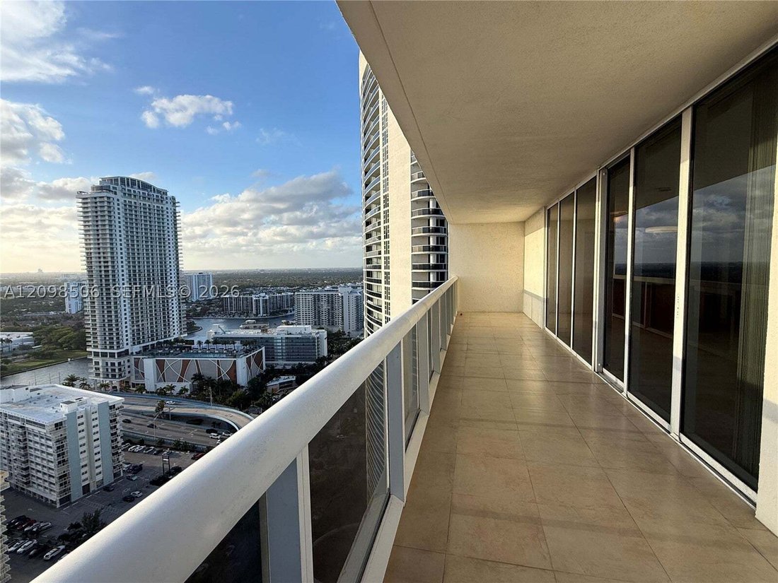 Condo in Hallandale Beach, Florida, United States 4 - 19009582