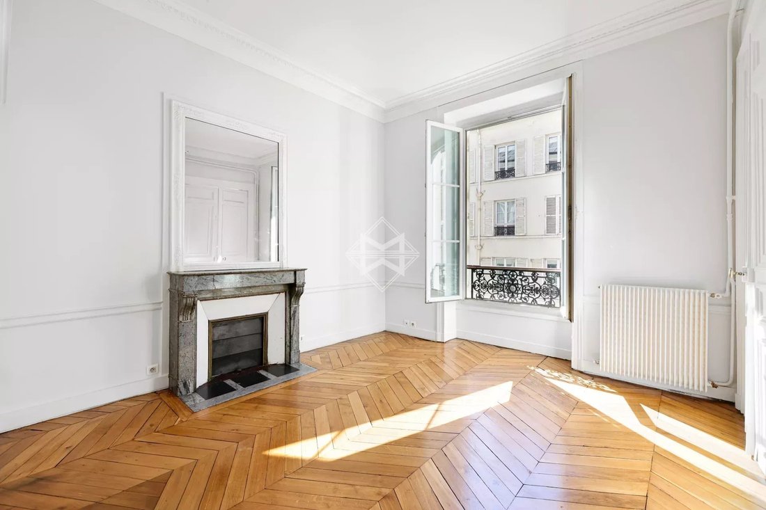 Apartment in Clichy-Trinité, Paris 9e Arrondissement, Paris 5 - 19010657