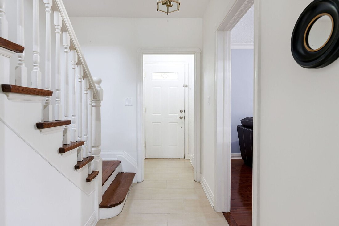 House in Toronto, Ontario, Canada 4 - 19010447
