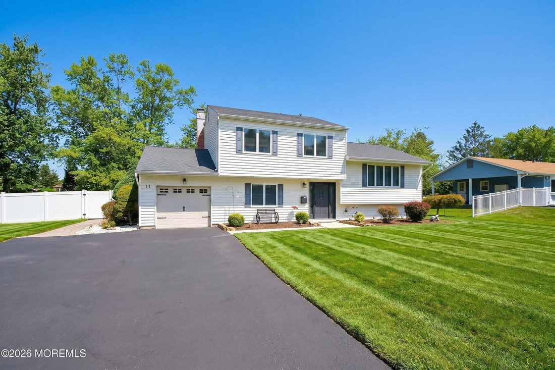 House in Manalapan Township, New Jersey, United States 3 - 19009117