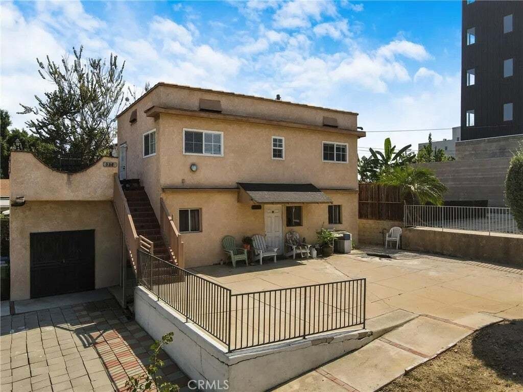 Los Angeles, California, United States 4 - 19013931