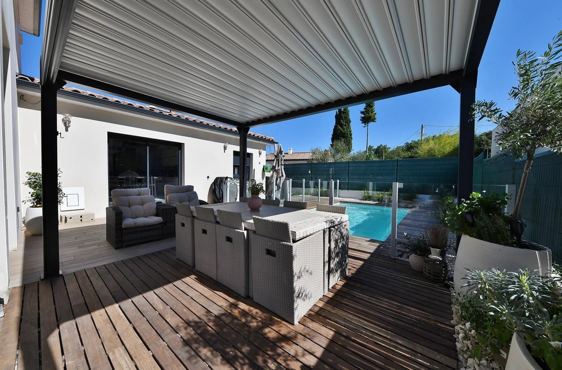Villa in Uzès, Occitania, France 3 - 19010810