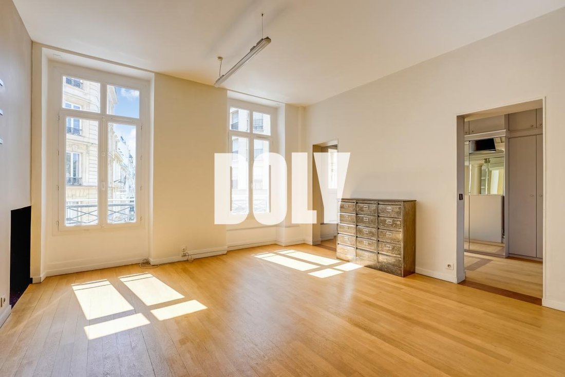 Apartment in Chaillot, Paris 16e Arrondissement, Paris 2 - 19011077