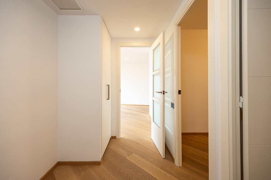 Apartment in Sarrià-Sant Gervasi, Barcelona, Spain 4 - 19009484