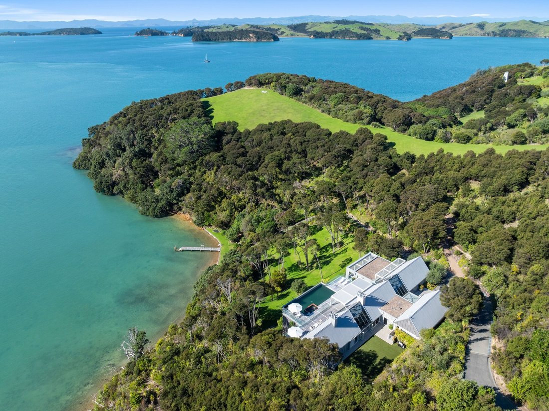 House in Waiheke Island, Auckland, New Zealand 4 - 19014681
