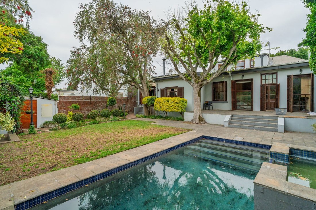 House in Rondebosch, Southern Suburbs, Cape Town 1 - 19012108