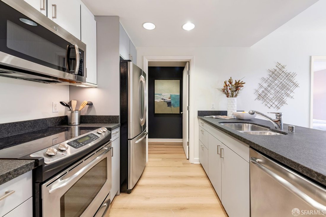 Condo in San Francisco, California, United States 3 - 19012068
