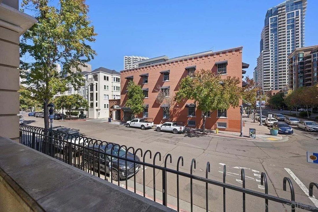 Condo in San Diego, California, United States 4 - 19011483