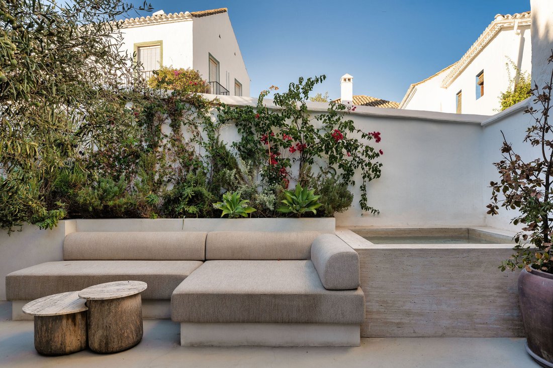 Townhouse in Nueva Andalucia, Marbella, Spain 3 - 19008901