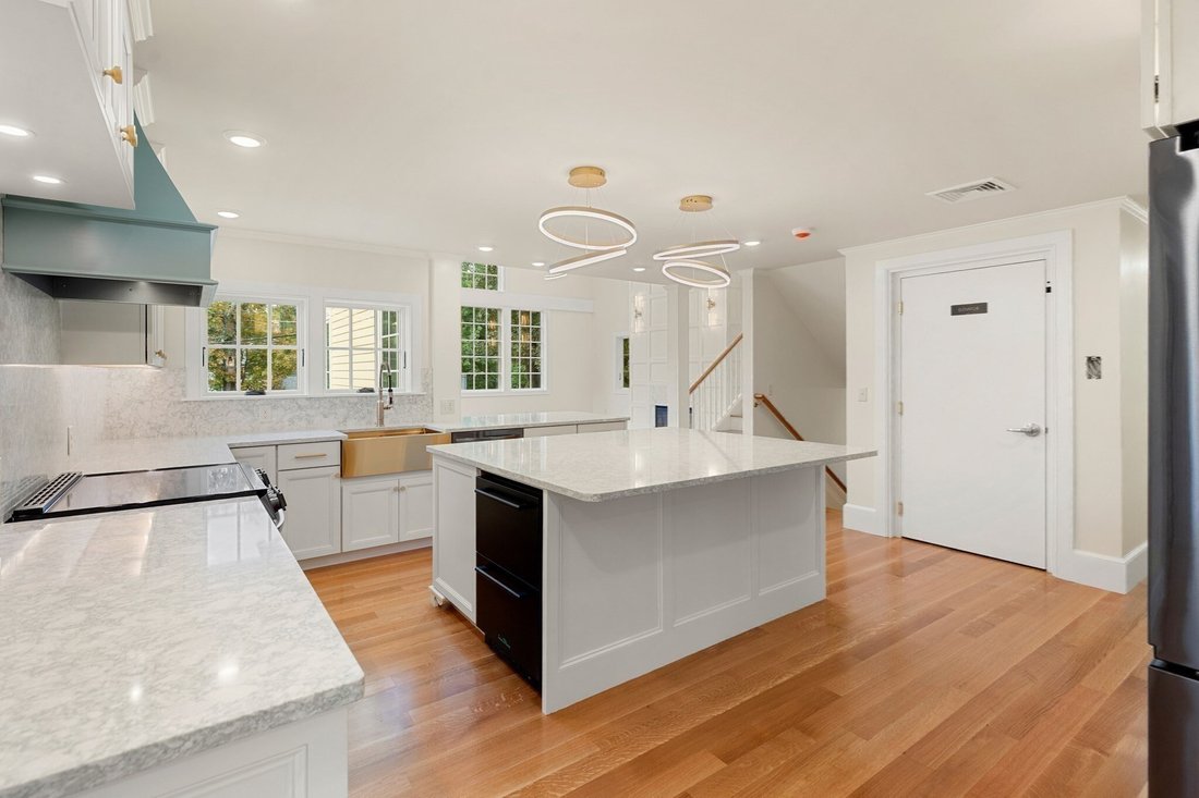 Condo in Lexington, Massachusetts, United States 5 - 19011628