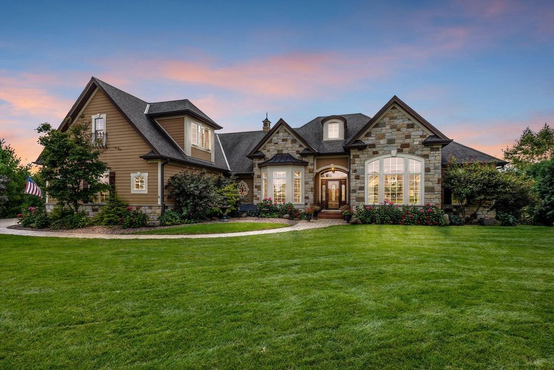 House in Pewaukee, Wisconsin, United States 1 - 19012475