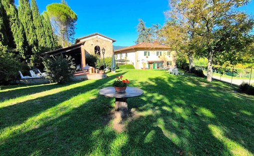 Maisons de campagne à Vicchio, Toscane, Italie 1