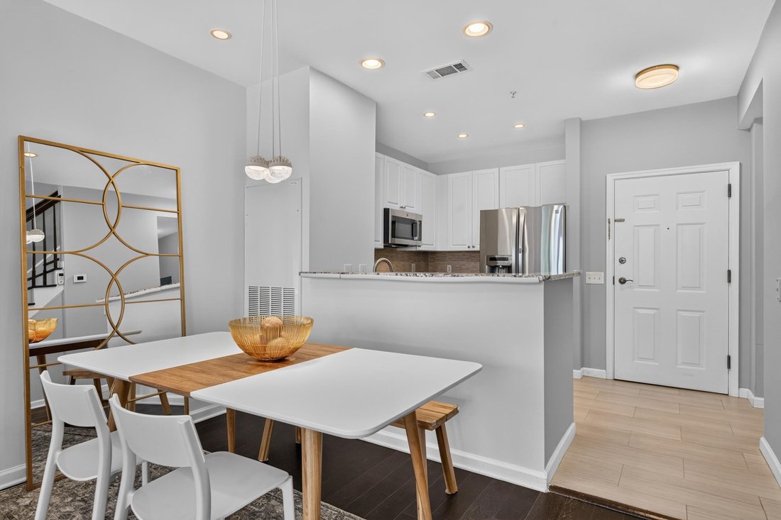 Condo in Jersey City, New Jersey, United States 5 - 19009995