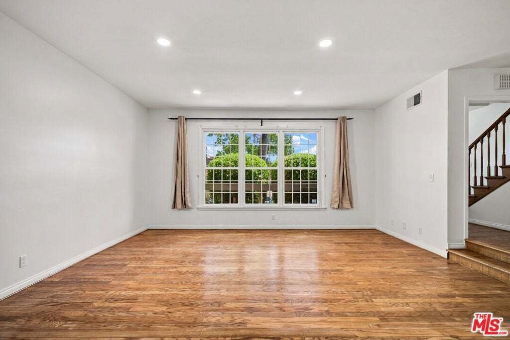 Condo in Los Angeles, California, United States 4 - 19012544