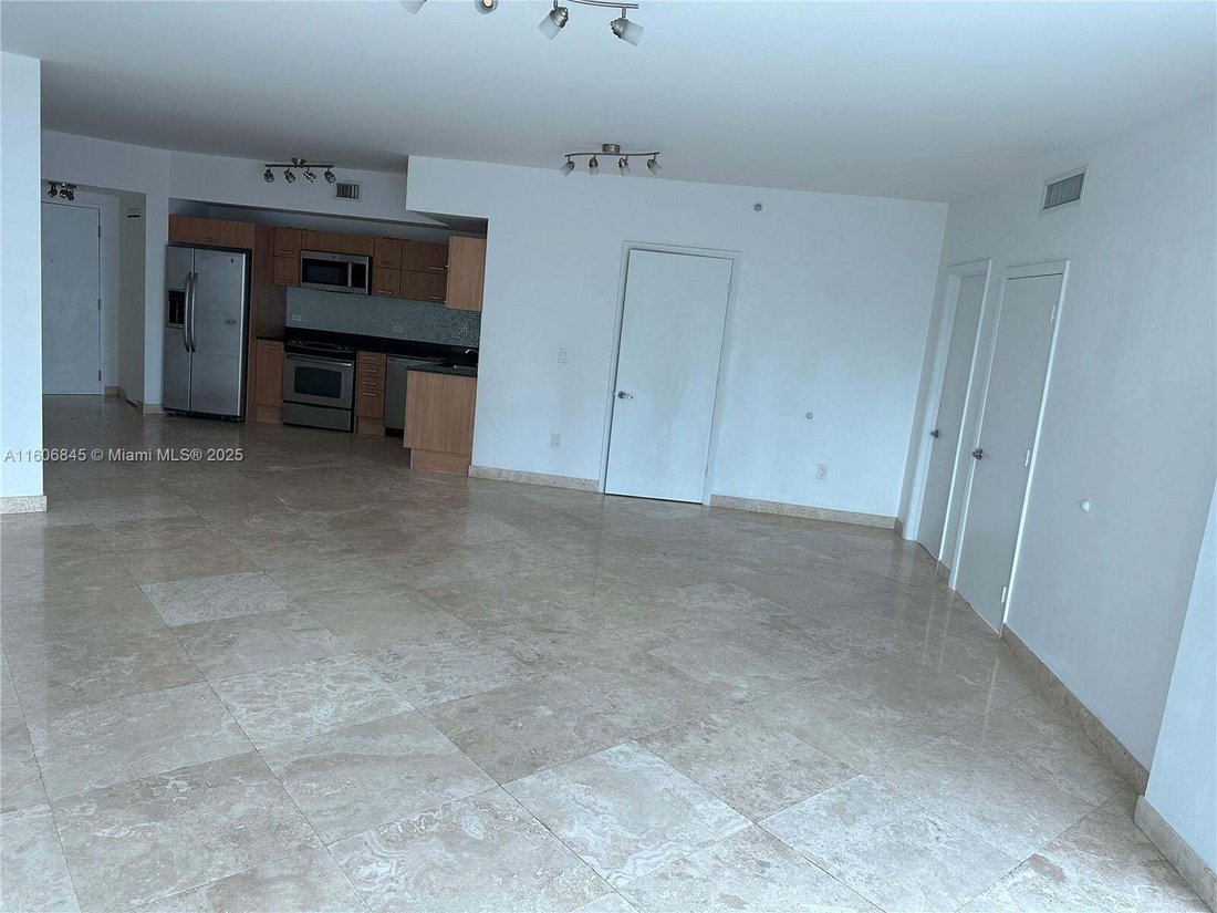 Condo in Miami, Florida, United States 5 - 19013401