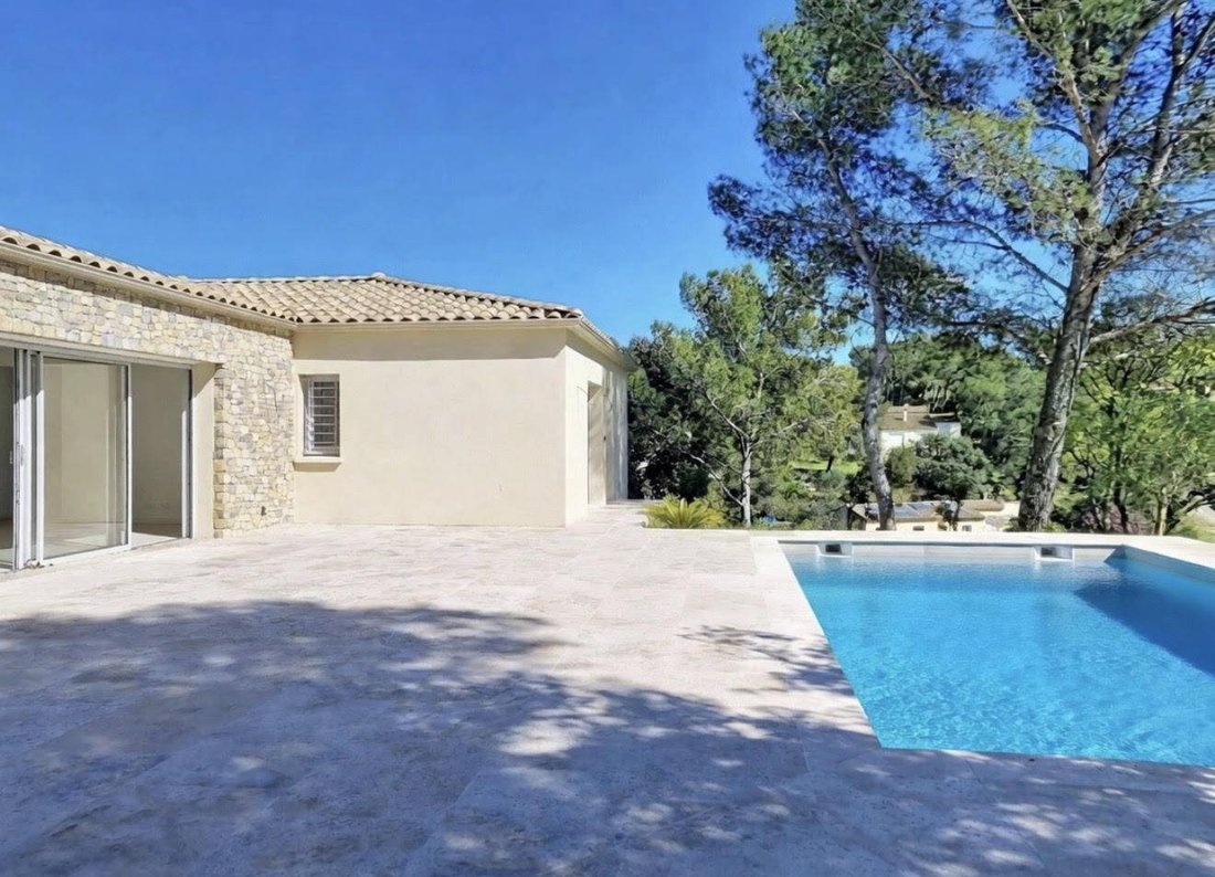 Villa in Arènes, Nimes, France 2 - 19015163