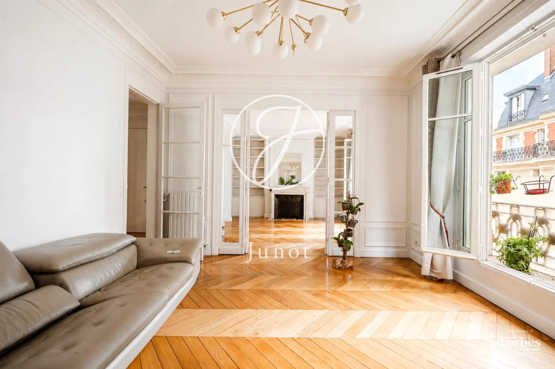 Apartment in La Plaine des Sablons, Neuilly-sur-Seine, France 1 - 19010538