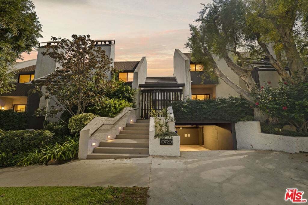 Condo in Los Angeles, California, United States 1 - 19012493