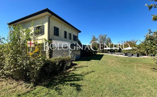Villa in Granarolo dell'Emilia, Emilia-Romagna, Italy 1