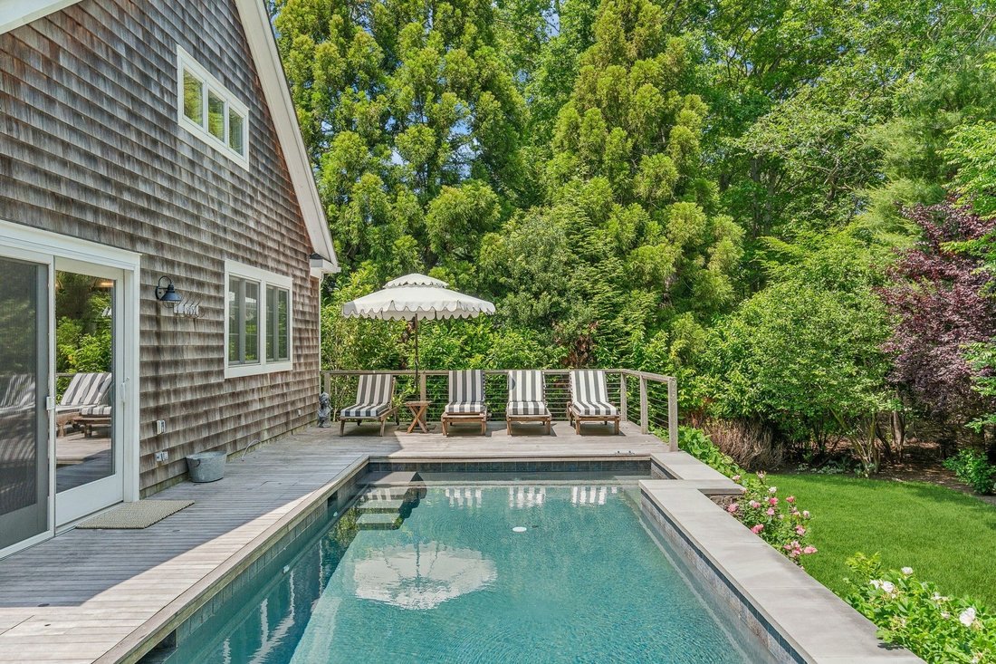 East Hampton, New York, United States 2 - 19014884