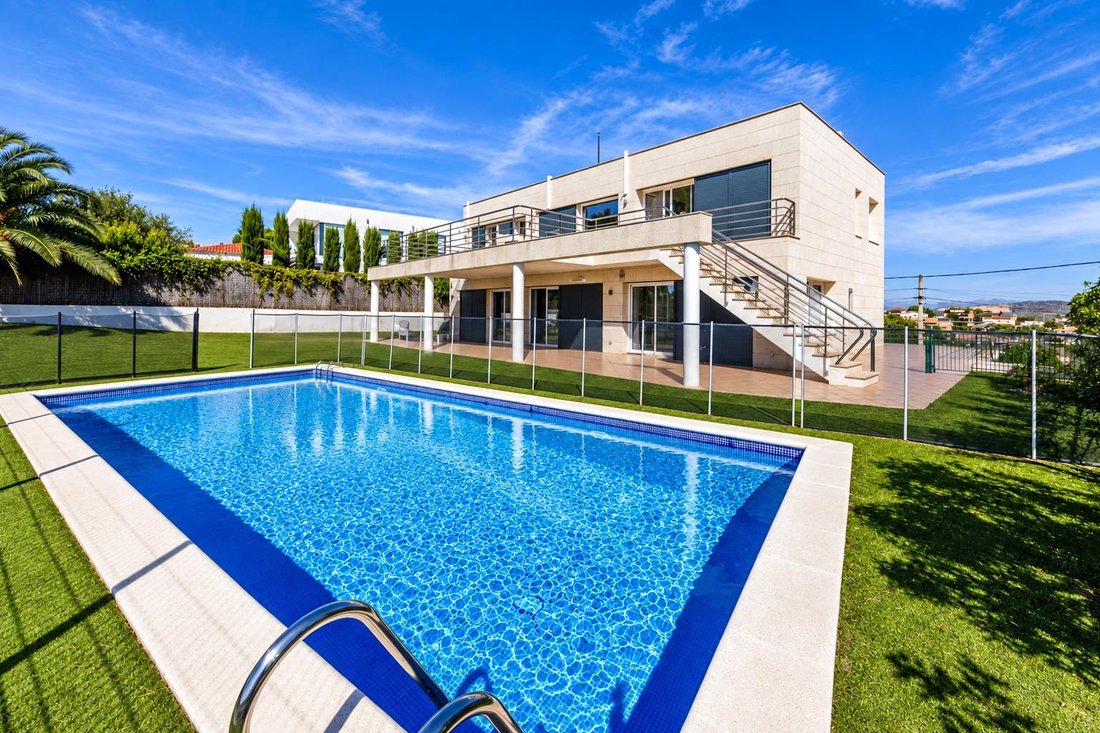 Villa in Canyelles, Catalonia, Spain 1 - 19009475