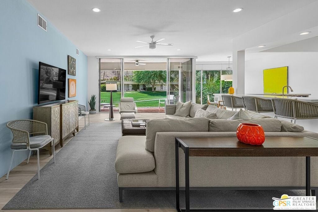Condo in Palm Springs, California, United States 3 - 19012644