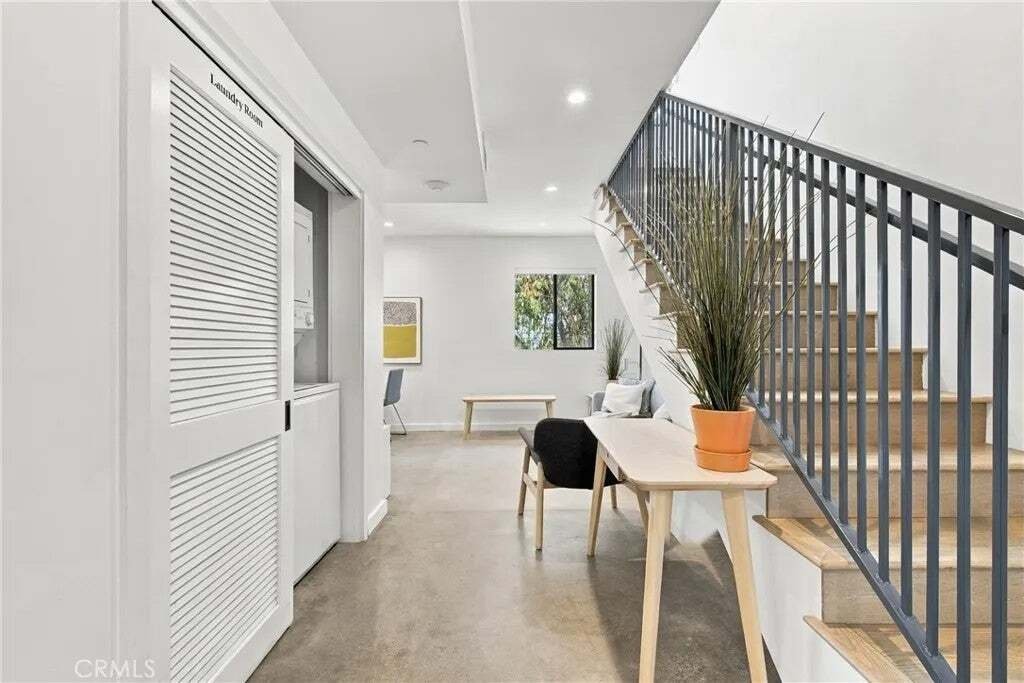 Los Angeles, California, United States 5 - 19011493