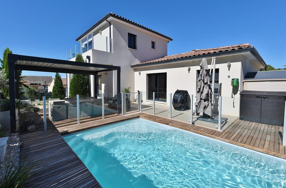 Villa in Uzès, Occitania, France 2 - 19010810