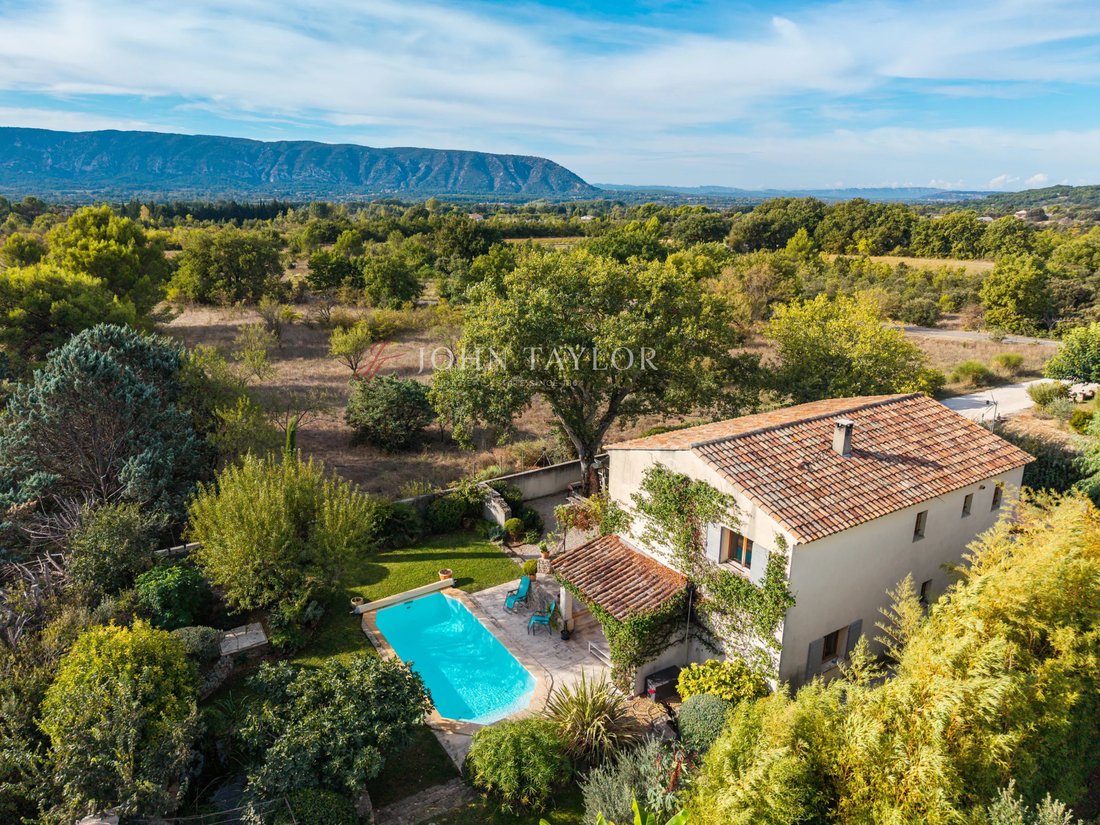 House in Cabrières-d'Avignon, Provence-Alpes-Côte d'Azur, France 1 - 19010642