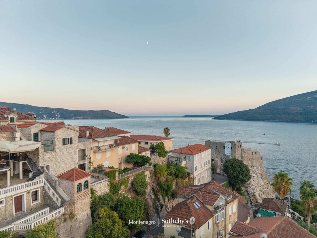 Villa in Herceg Novi, Herceg Novi Municipality, Montenegro 4 - 19014993