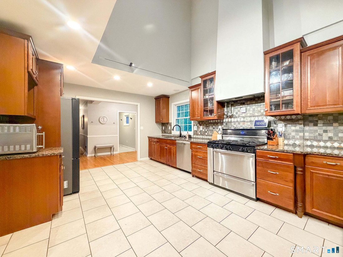 House in Cheshire, Connecticut, United States 5 - 19012051