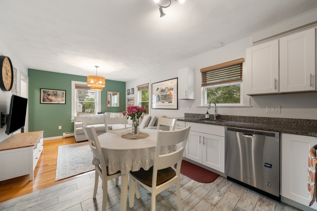 House in Everett, Massachusetts, United States 2 - 19011355