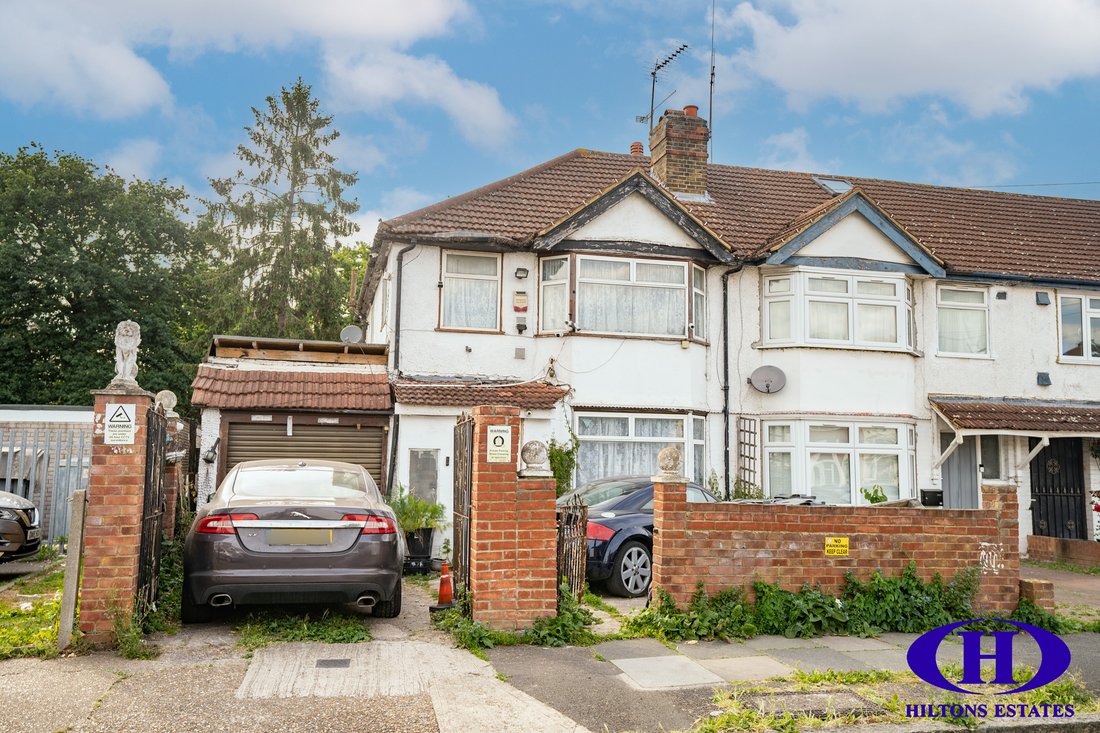 Haus in Cranford, London Borough of Hounslow, England 1 - 19012517
