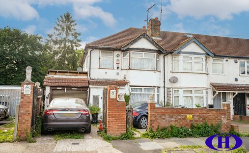 Haus in Cranford, London Borough of Hounslow, England 1