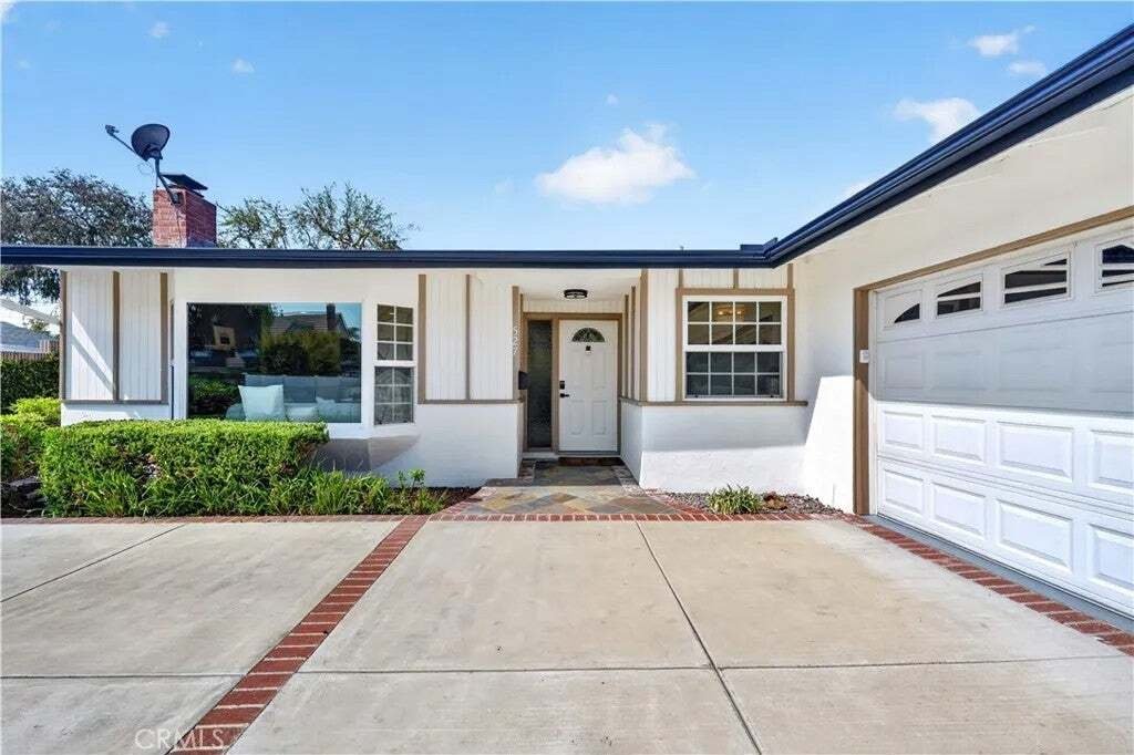 House in Fullerton, California, United States 3 - 19014087