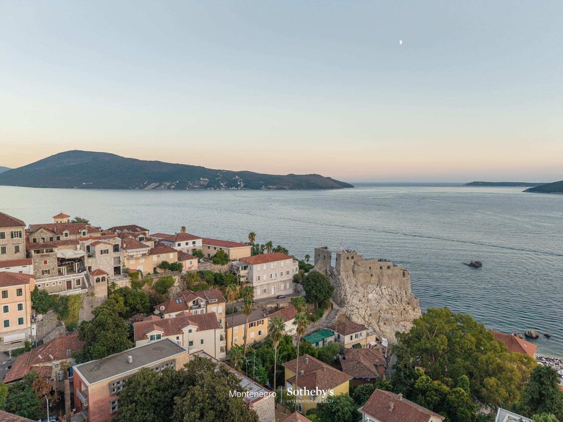 Villa in Herceg Novi, Herceg Novi Municipality, Montenegro 3 - 19014993