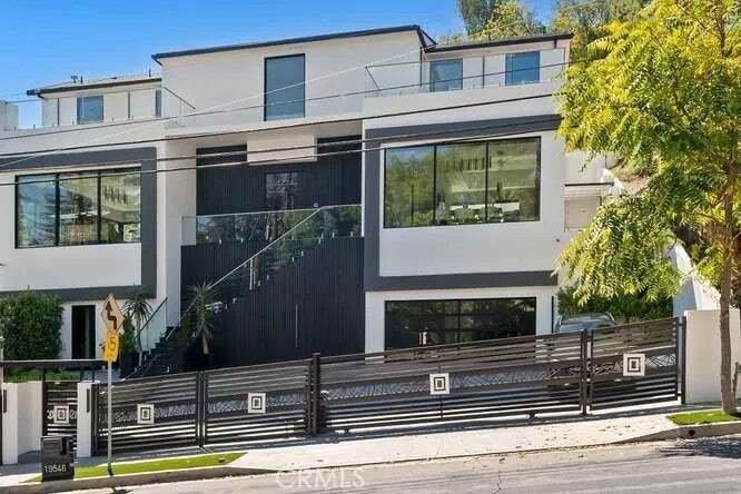 House in Los Angeles, California, United States 1 - 19014169