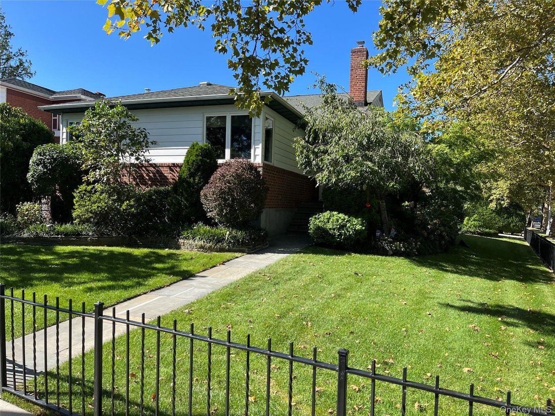 House in New York, New York, United States 1 - 19012660