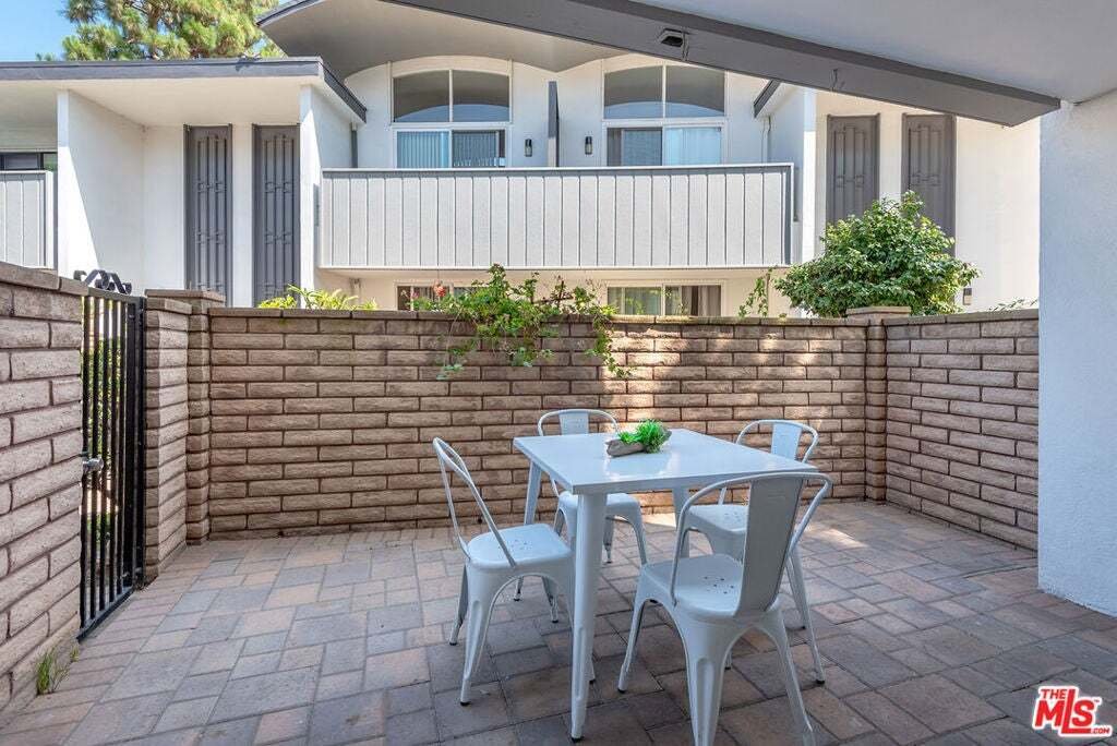 Condo in Los Angeles, California, United States 4 - 19012628