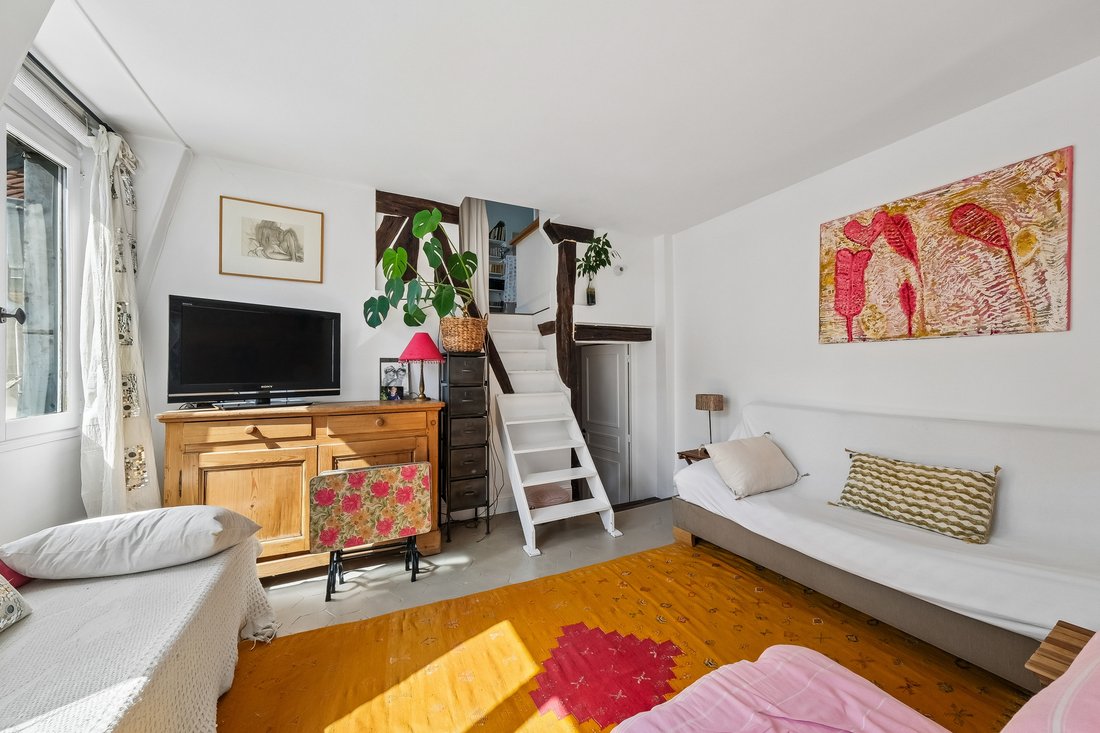 Apartment in Saint Merri, Paris 4e Arrondissement, Paris 5 - 19011082