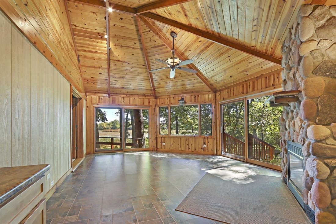 House in Bristol, Wisconsin, United States 5 - 19012495