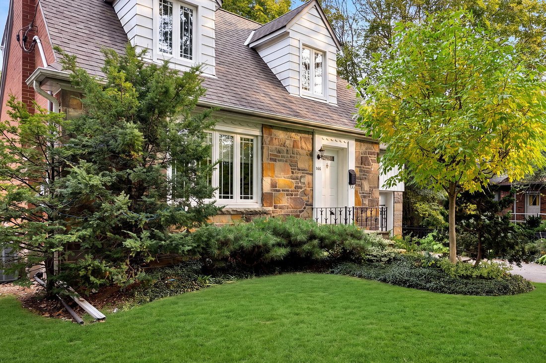 House in Toronto, Ontario, Canada 2 - 19010447